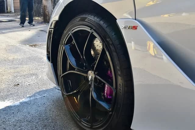 McLaren 720S — Showcase Detail